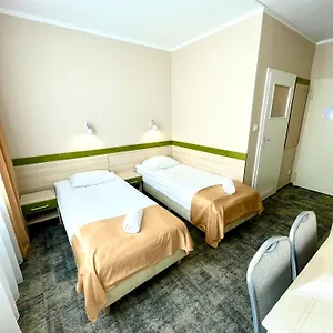 emka-hostel.warsawhotelspoland.com/